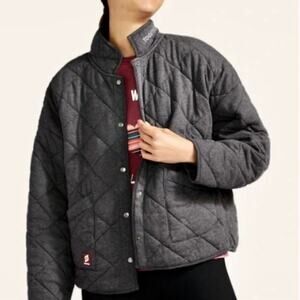PELOTON Together We Go Far Gray Puffer Jacket Sweater – Medium
